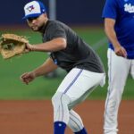 blue-jays’-bo-bichette-to-play-2nd-base-and-bat-cleanup-in-game-1