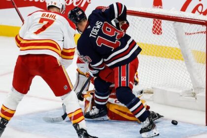 ‘it’s-nice-to-be-on-the-right-side-now’-says-hometown-star-toews-as-jets-slash-flames-in-winnipeg