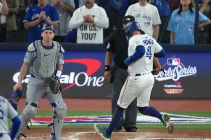 blue-jays,-dodgers-tied-at-1-1-through-1st-5-innings-of-game-2