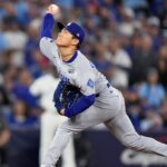 yamamoto-outduels-gausman-in-game-2-as-dodgers-beat-blue-jays