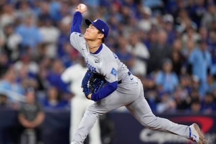 yamamoto-outduels-gausman-in-game-2-as-dodgers-beat-blue-jays