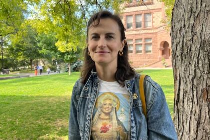 this-woman-had-to-campaign-to-find-a-liver-donor.-transplant-docs-say-there-should-be-a-better-way