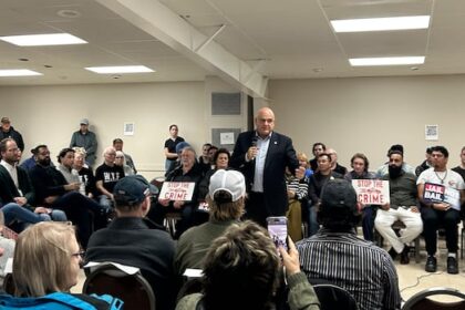 conservative-mps-talk-bail-reform-at-winnipeg-town-hall