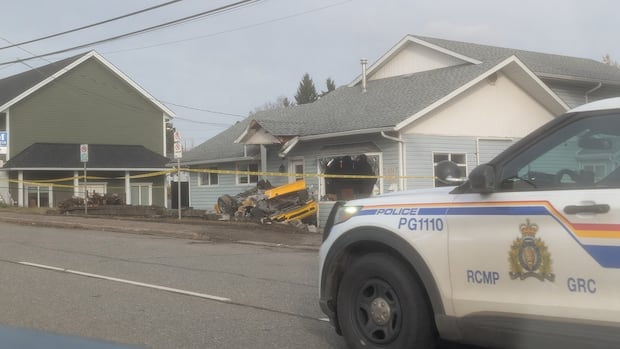 driver-dead-after-car-crashes-into-home-in-prince-george:-rcmp