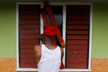 we-are-all-in-anxious-mode’:-jamaicans-in-ottawa-worry-for-loved-ones-as-hurricane-melissa-approaches