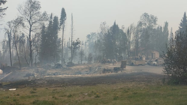 sask.-premier-apologizes-to-denare-beach-residents-for-not-visiting-fire-ravaged-community-sooner