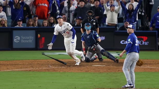 dodgers-beat-blue-jays-6-5-in-marathon-world-series-game-3-that’s-an-instant-classic