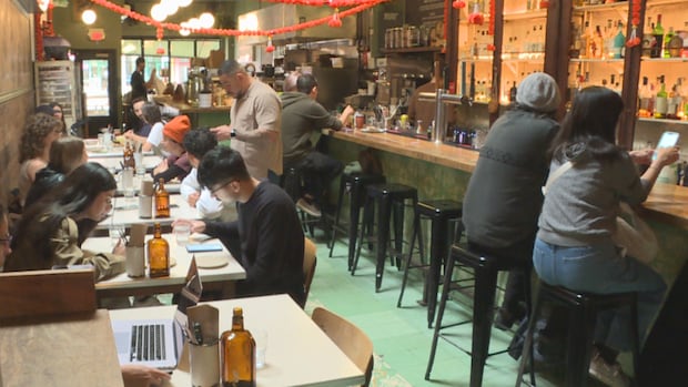 bc.-restaurants,-alcohol-importers-relieved-over-tentative-deal-in-public-service-strike