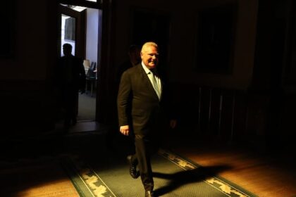 return-to-office-for-ontario-civil-servants-‘unnecessarily-confusing,’-unions-say