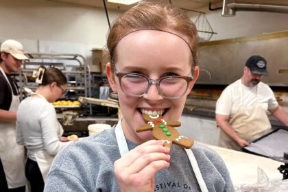 winnipeg-bakery’s-christmas-cookies-ordered-up-for-hollywood-santa