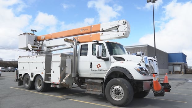 dump-truck-caused-power-outage-for-25,000-nb.-customers,-power-now-restored