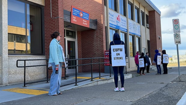 fort-st.-john-postal-workers-back-to-work-after-32-day-strike