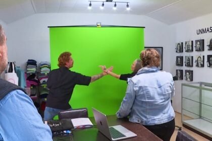 it-feels-like-family:-deaf-artists-collaborate-and-connect-at-new-brunswick-retreat