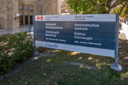 cra-looking-at-ai,-training-to-help-call-centre-staff-provide-accurate-answers