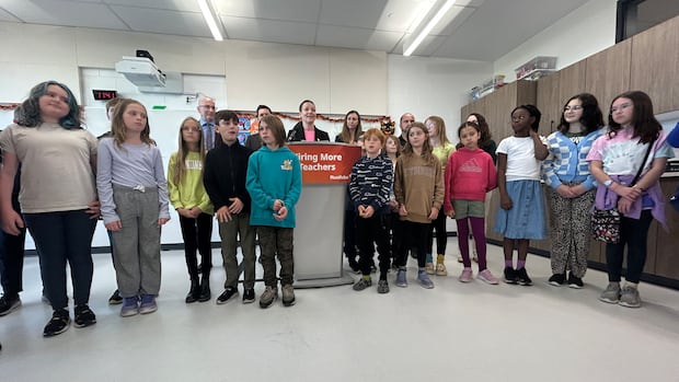 manitoba-funded-832-more-teachers-but-can’t-say-how-many-have-been-hired