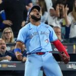 toronto-blue-jays-lead-los-angeles-dodgers-6-1-late-in-game-5-of-world-series