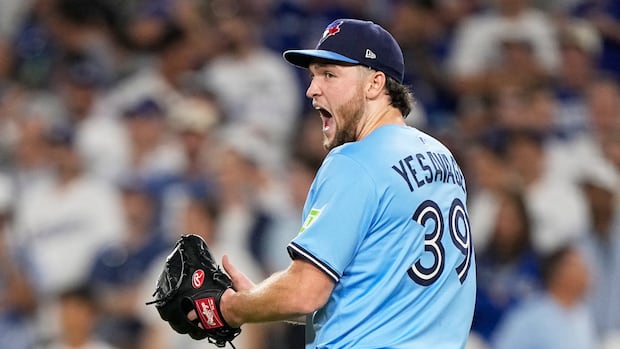 blue-jays-ambush-dodgers-to-move-within-1-win-of-world-series-title