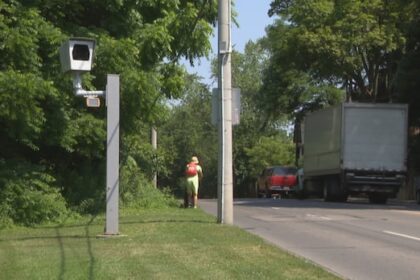 speed-cameras-across-ontario-to-be-removed-in-2-weeks,-transportation-minister-says