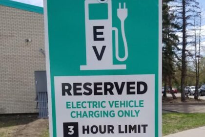 saskatoon’s-city-owned-ev-chargers-no-longer-free-as-$5.35/hr-fee-takes-effect