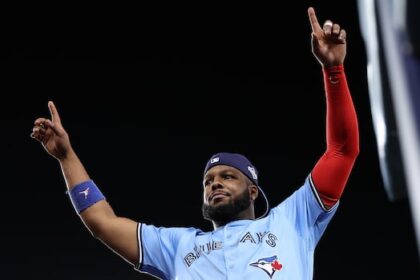 soaring-blue-jays-and-struggling-dodgers-face-duelling-pressures-in-game-6-of-world-series