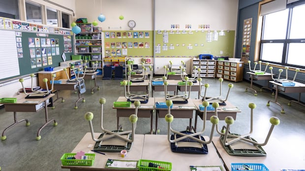 quebec-government-adopts-secularism-bill-forcing-students-to-uncover-faces