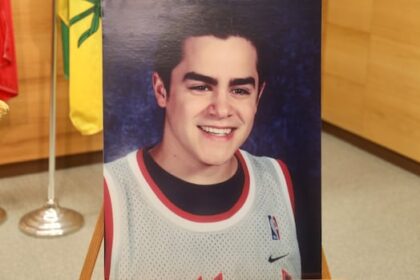 misha-pavelick-died-from-stab-wound-to-the-heart,-murder-trial-hears