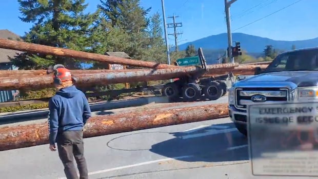 ‘recipe-for-disaster’:-dangerous-corner-causing-concern-for-gibsons,-bc.,-schoolchildren