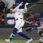 blue-jays-lead-4-2-in-fiery-winner-take-all-world-series-game-7