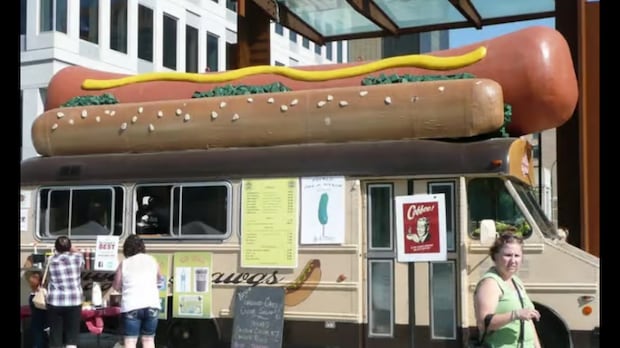 old-dog,-new-tricks:-sask.-man-reunites-with-his-food-truck-after-a-decade-apart