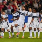 vancouver-whitecaps-win-thrilling-playoff-game-against-dallas-after-late-goal,-penalties