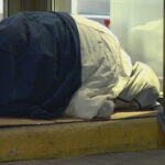 montreal-se-rend-aux-urnes-alors-que-le-nombre-de-sans-abri-double