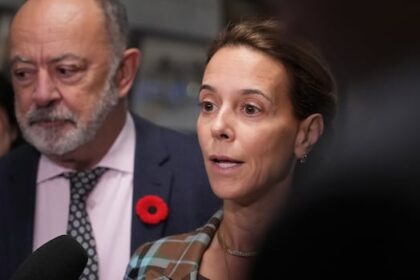 quebec-extends-hand-to-doctors,-suspends-parts-of-special-law-in-bid-to-resume-talks