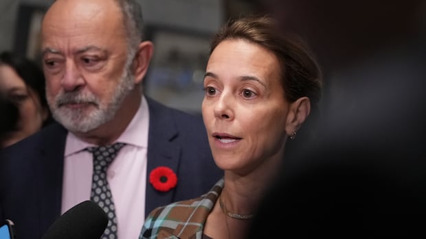 quebec-extends-hand-to-doctors,-suspends-parts-of-special-law-in-bid-to-resume-talks