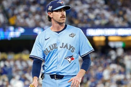 shane-bieber-returning-to-blue-jays-after-exercising-$16m-us-option-in-contract