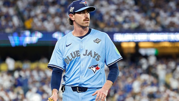 shane-bieber-returning-to-blue-jays-after-exercising-$16m-us-option-in-contract