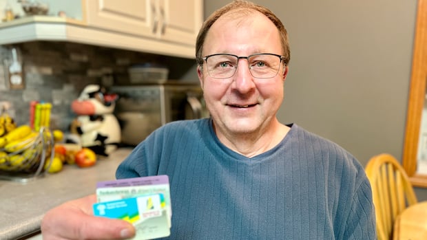 a-tale-of-2-flin-flons:-how-the-manitoba-sask.-border-complicates-life-for-some-residents-of-the-northern-city