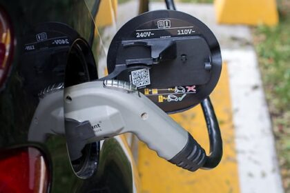 6-electric-vehicle-charging-stations-to-be-set-up-along-highway-6:-manitoba-hydro