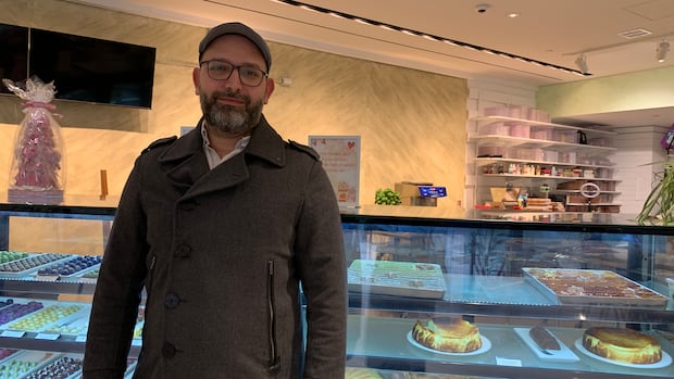 as-pistachio-recalls-continue,-this-ottawa-chocolatier-is-reassuring-his-customers