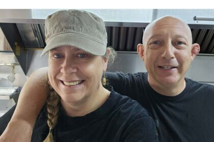 long-distance-order:-woman-from-alabama-sends-apology,-cash-to-west-chezzetcook-food-truck