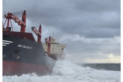 taking-a-beating:-msc-baltic-iii-further-damaged-in-worst-conditions-since-its-grounding