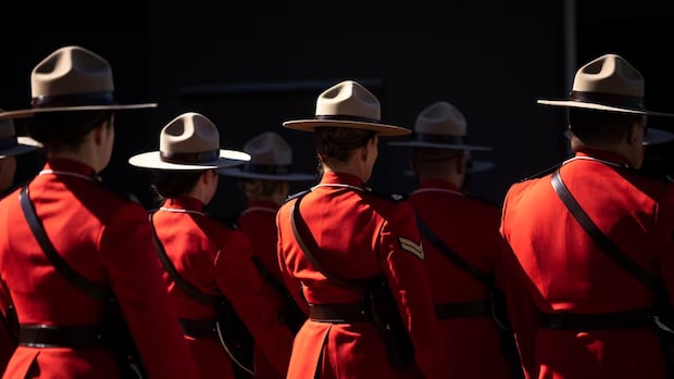 ‘a-career…-that-never-really-leaves-you’:-how-the-rcmp-veterans’-association-supports-retired-officers