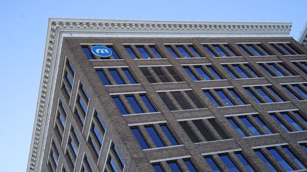 more-military,-rcmp-able-to-get-specialized-veteran-licence-plate-in-manitoba-ahead-of-remembrance-day