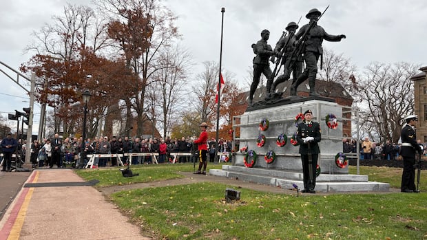 from-farms-to-front-lines,-island-veterans-remembered-for-service-at-home-and-abroad