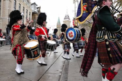 remembrance-day-ceremonies-across-canada-honour-those-who-served