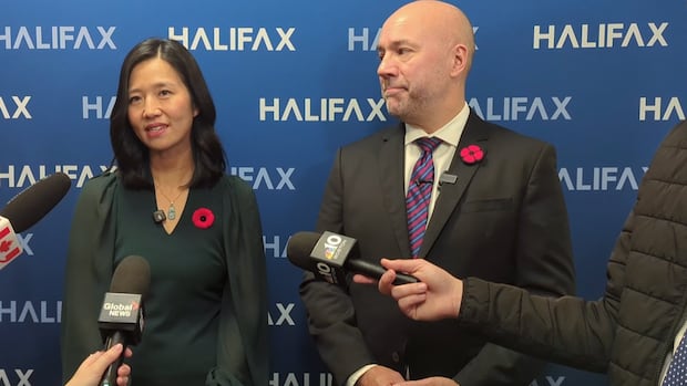 boston,-halifax-mayors-highlight-strength-of-cities’-relationship-on-remembrance-day