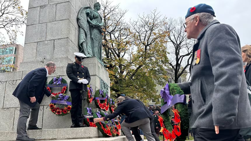 maritimers-observe-remembrance-day