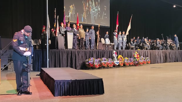 ‘freedom-is-not-cheap’:-manitobans-honour-veterans-at-province’s-largest-remembrance-day-ceremony