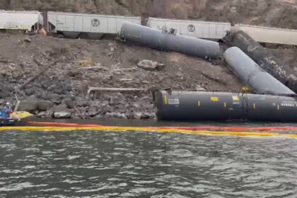 rail-operator-says-rock-slide-may-have-caused-bc.-derailment-that-spilled-jet-fuel