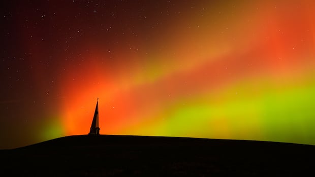 in-photos-|-solar-storms-bring-dazzling-display-of-northern-lights