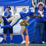winnipeg-blue-bombers-rookie-returner-trey-vaval-scores-twice-at-cfl-awards-banquet